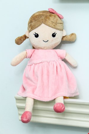 عروسک موزیکال نخکش دخترانه Ollie's Place اورجینال ۴۰ سانتی 