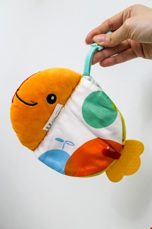 کتاب پارچه ای اکتشافی ماهی برند skool baby وارداتی 